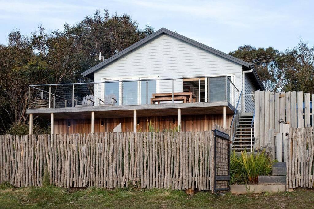לינה וארוחת בוקר אלונה Bruny Boathouse מראה חיצוני תמונה